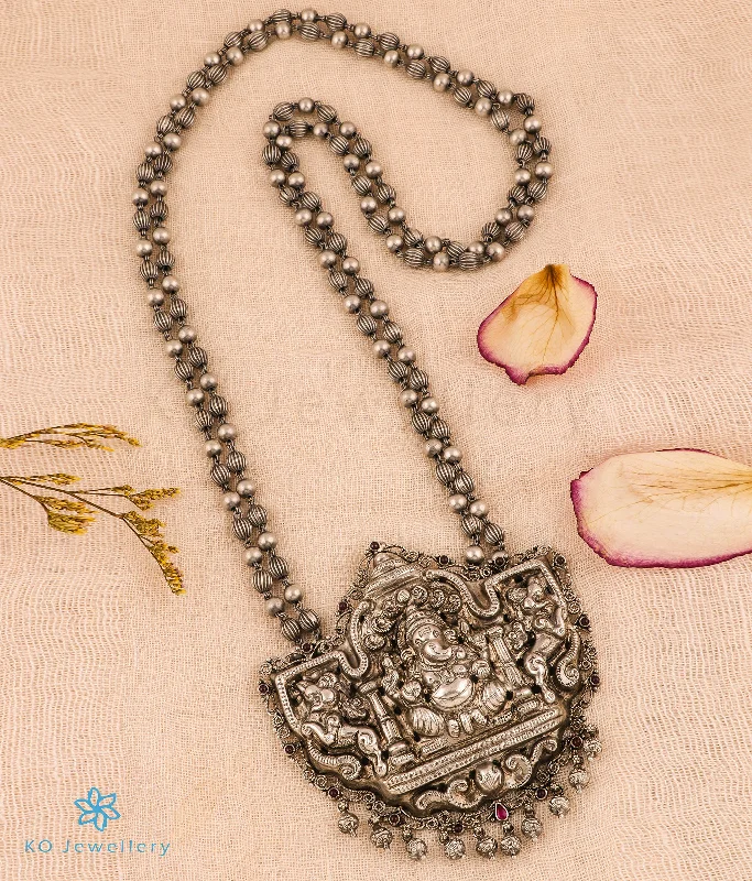 vintage gold necklaces for women -elegant diamond necklaces for women -The Mahaganapati Silver Nakkasi Beads Necklace