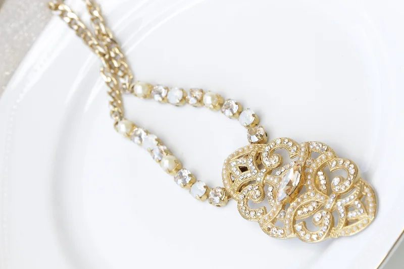 vintage necklaces for women -stylish necklaces for women -GOLD CHAMPAGNE NECKLACE