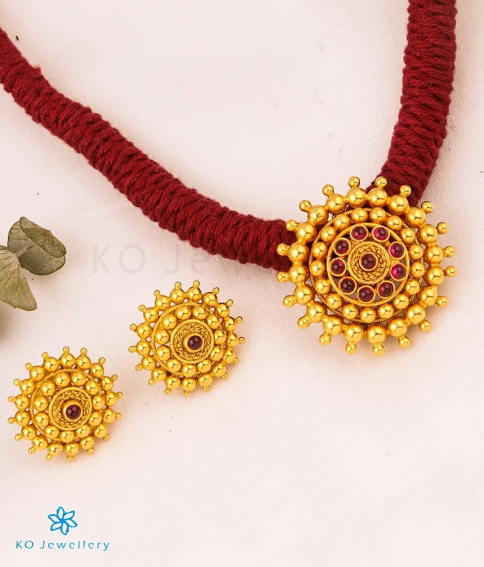 gold chain necklaces for women -celebrity-inspired necklaces for women -The Chakratiya Silver Thread Necklace (Maroon)