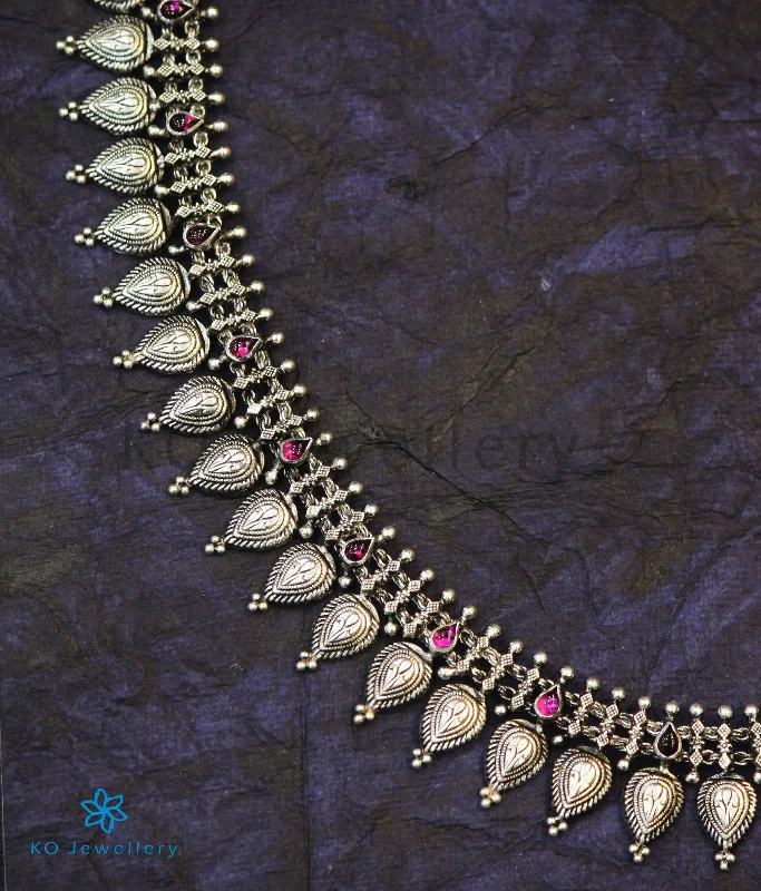 vintage necklaces for women -stylish necklaces for women -The Abhita Silver Kempu Necklace