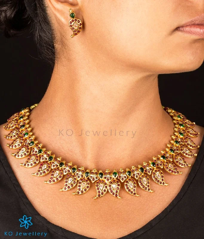 minimalist gold necklaces for women -luxury statement necklaces for women -The Aamra Silver Mangamalai Necklace