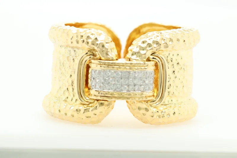 trendy bracelets for women -18 kt yellow gold fashion bangle