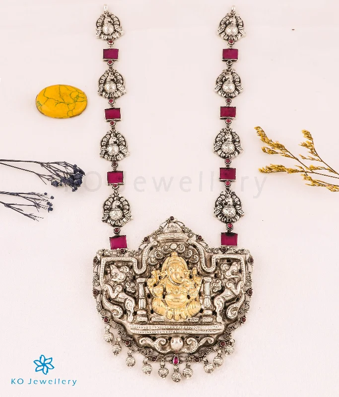 diamond necklaces for women -diamond necklaces for women -The Mahaganapati Silver Nakkasi Peacock & Kemp Necklace (Square)